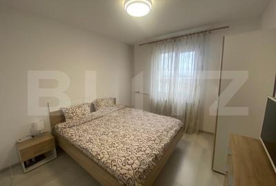 Apartament cu 3 camere decomandat, mobilat în Calea București