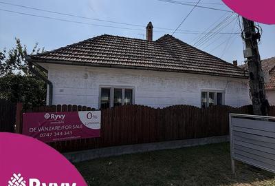 Casă individuală cu 4 camere în Central