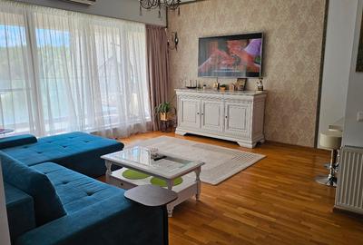 Apartament cu 3 camere, mobilat în Central