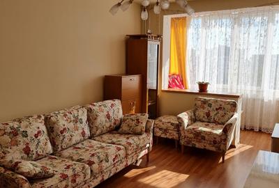 Apartament cu 3 camere semidecomandat, mobilat în Circumvalațiunii