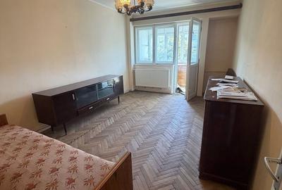 De vânzare apartament 2 camere Decomandat etaj 3/4 - 2