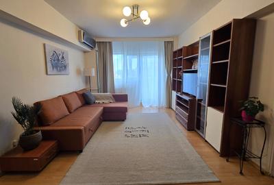 Apartament cu 3 camere semidecomandat, mobilat în Timpuri Noi