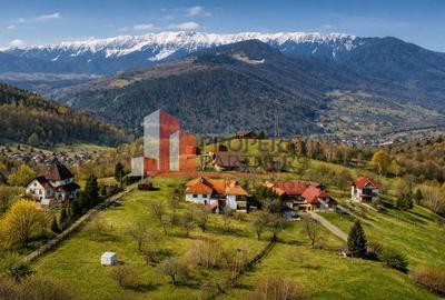 Casă tradițională cu 1800 mp teren  în Sohodol, Bran | Priveliște superba - 1