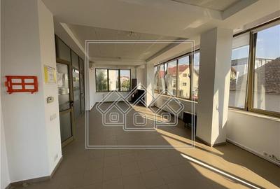 Spatiu birouri 60 mp de inchiriat | Cladire moderna, Etaj 1 - 2