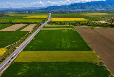 Teren agricol intravilan de 47.577 mp, în Central