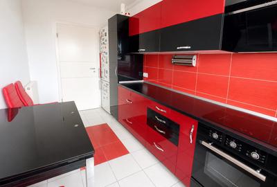 2 camere decomandat, mobilat utilat, parcare + boxă, Str. Egretei - 9