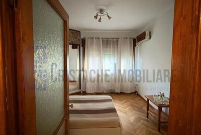 Apartament cu 4 camere circular, mobilat în P-ța Unirii