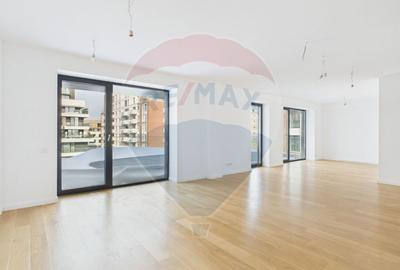 Apartament cu 4 camere semidecomandat în Nord