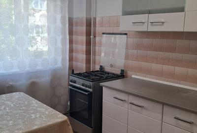Apartament 3 camere etaj 1, strada Siretului - 7