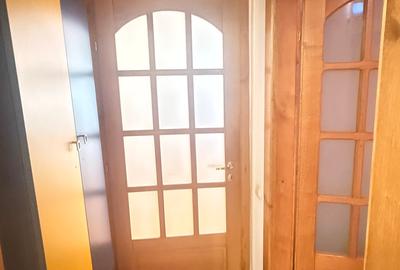 Apartament semidecomandat, Centru – Strada Revoluției, etaj 1 - 5