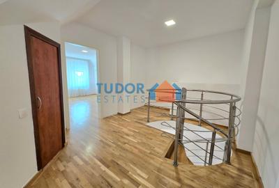 Renovated 6 Bedroom Luxury Villa with Private Garden, Swimming Pool & Sauna - 26