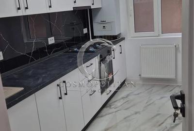 Apartament cu 3 camere semidecomandat în Obor