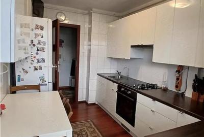 Vanzare Apartament 4 Camere Decomandat Aparatorii Patriei-Al.Tomesti - 7