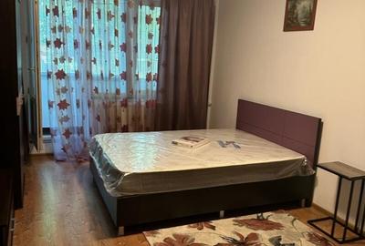 Garsonieră decomandată în P-ța Gorjului