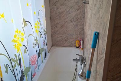 Apartament cu 3 camere semidecomandat în Central