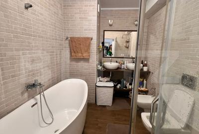 Apartament cu 3 camere decomandat, mobilat în Hunedoara