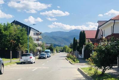 Apartament cu 3 camere decomandat în Tractorul