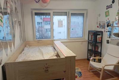 Apartament cu 2 camere semidecomandat în Alexandru Obregia