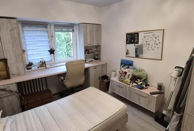 Apartament 2 camere , decomandat, et. 3, strada  Andrei Muresanu - 6