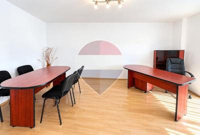 Apartament cu 2 camere, mobilat în Centrul Civic