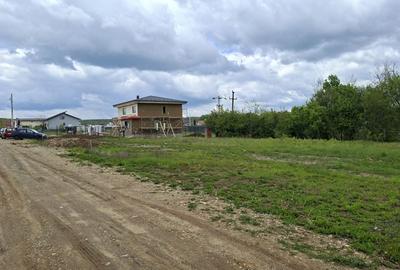 Teren Construcții intravilan de 500 mp, în Smeura