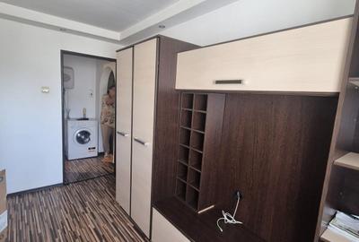 Garsonieră decomandată în Mioriței