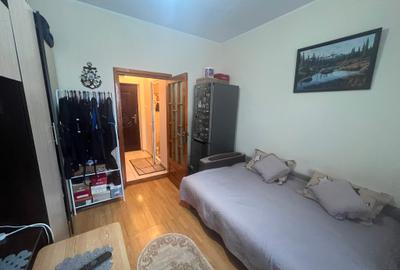 VAND GARSONIERA PORT ET 2 PRET 28.000 EURO - 1
