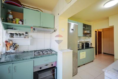 De vânzare apartament cu 3 camere , pe Strada Sovata - Oradea - 15