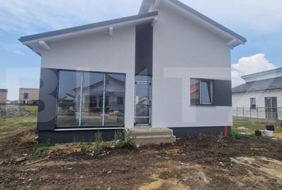 Casă individuală cu 4 camere în Sânpetru