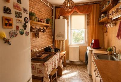 Vanzare apartament 3 camere - Podu Ros - bulevard etaj 2 - 5