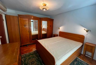 Apartament cu 3 camere decomandat în Drumul Taberei