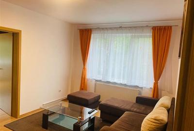 Apartament cu 2 camere semidecomandat, mobilat în Central