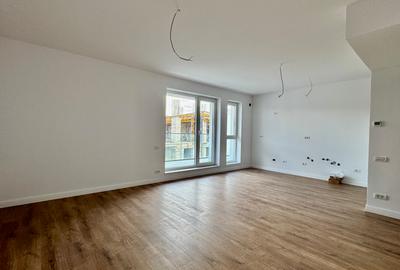Apartament cu 3 camere semidecomandat în Pipera