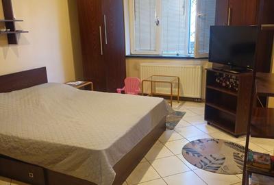 Apartament decomandat in Vila - 3