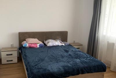Apartament cu 2 camere decomandat, mobilat în Tractorul