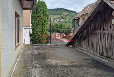 CASĂ DE VÂNZARE - 10