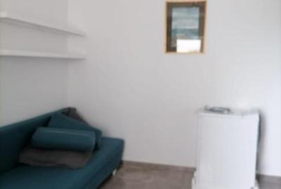 Piata iancului-Gura de metrou- 260 euro bloc mixt - 7