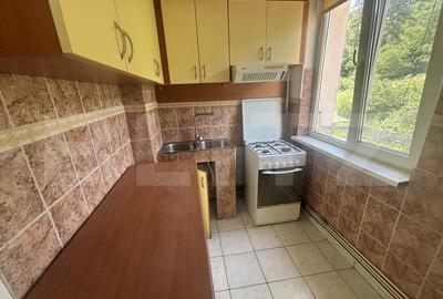 Apartament cu 3 camere decomandat, mobilat în Șimleu Silvaniei
