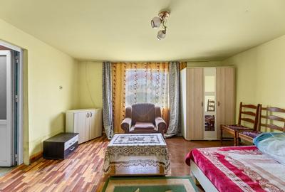 Casa compusa din doua corpuri in aceeasi curte - 3
