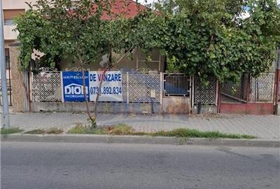 In Calarasi  - Central -Casa si teren  pe strada Grivita - 1