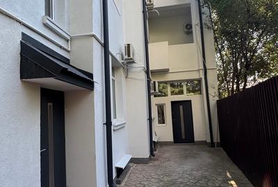 De inchiriat Imobil având 9 camere ,suprafață de 285 mp. Cantemir langa Metrou - 16