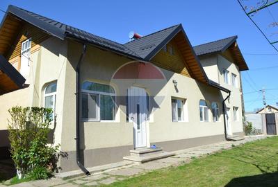 Casă individuală cu 5 camere în Picior de Munte