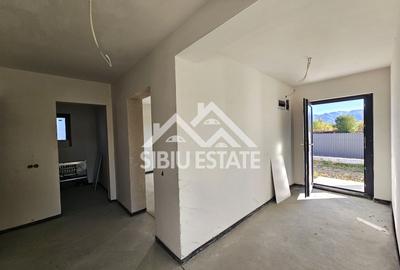 Casa 5 camere, TEREN MARE, pret BUN - 12
