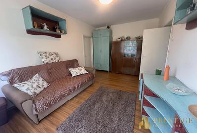 Apartament cu 3 camere semidecomandat, mobilat în Rogerius