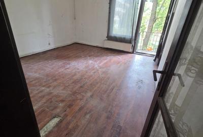 Primăverii, etaj 1/3, decomandat, 2 balcoane - 2