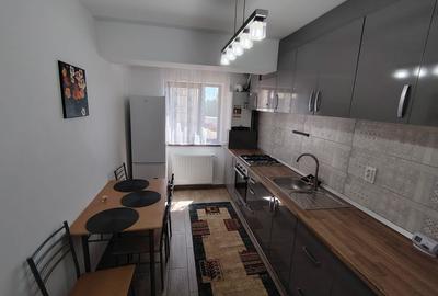 Apartament cu 3 camere decomandat, mobilat în Cug