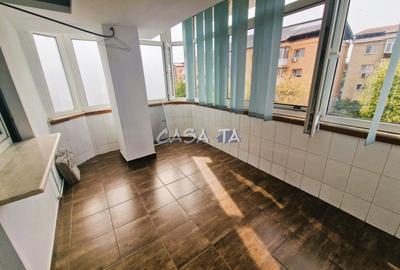 Închiriere apartament 3 camere , Targu Jiu, Str 23 August - 12