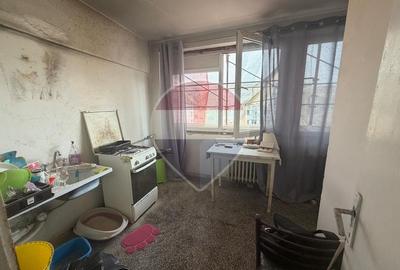 Vanzare apartament 3 camere Titan - 2