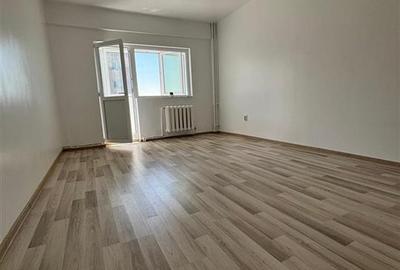 Apartament cu 2 camere decomandat în Mircea cel Bătrân