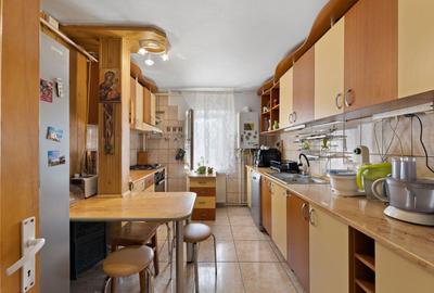 De vânzare Apartament 3 camere Mobilat si utilat., et. 3/4 Alfa, Arad. - 8